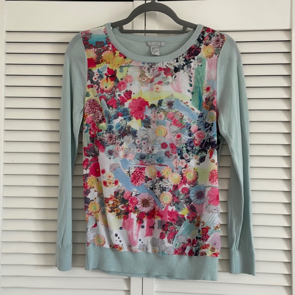 Floral print front, light blue sweater / H&M - size S